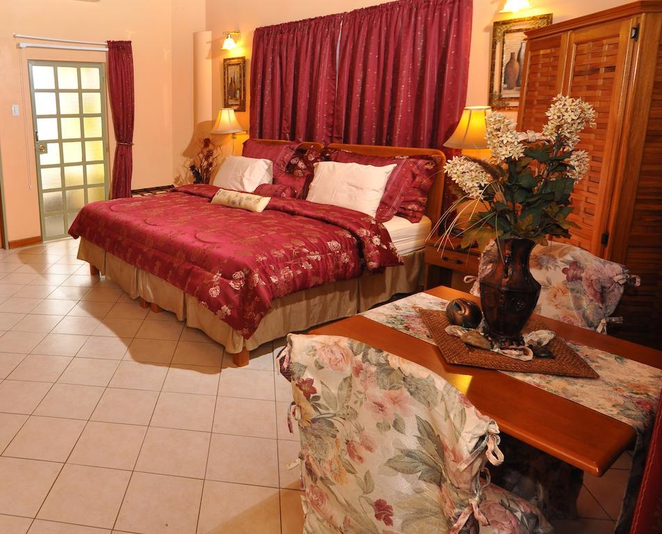 Native Abode Bed & Breakfast Bon Accord Village Room photo