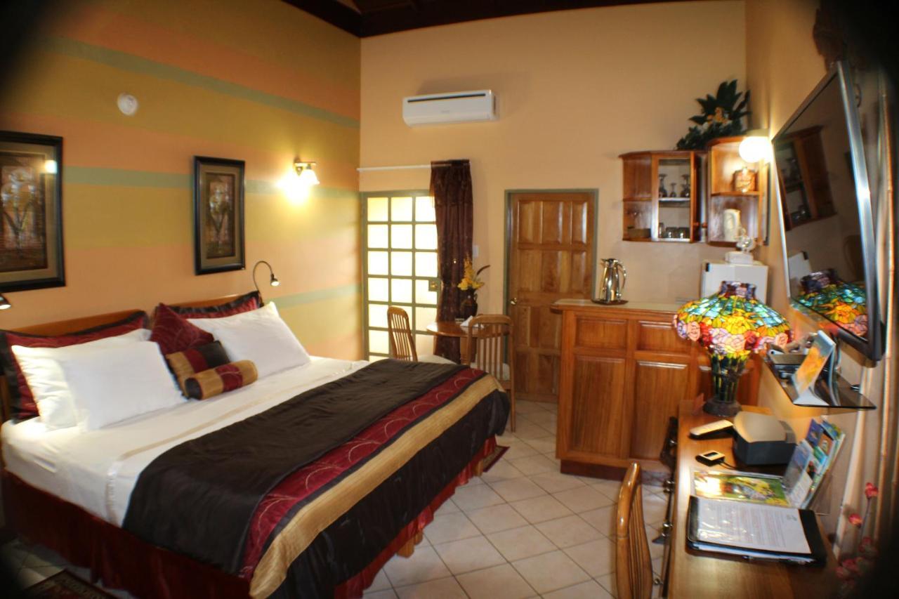 Native Abode Bed & Breakfast Bon Accord Village Exterior photo